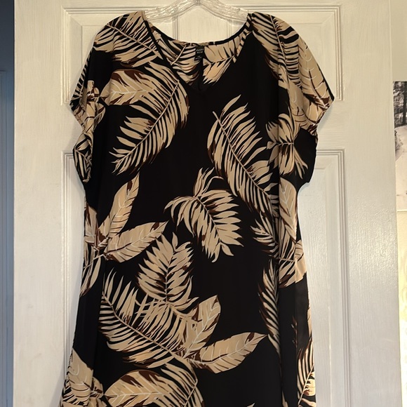 Tropical Dress - Picture 2 of 5